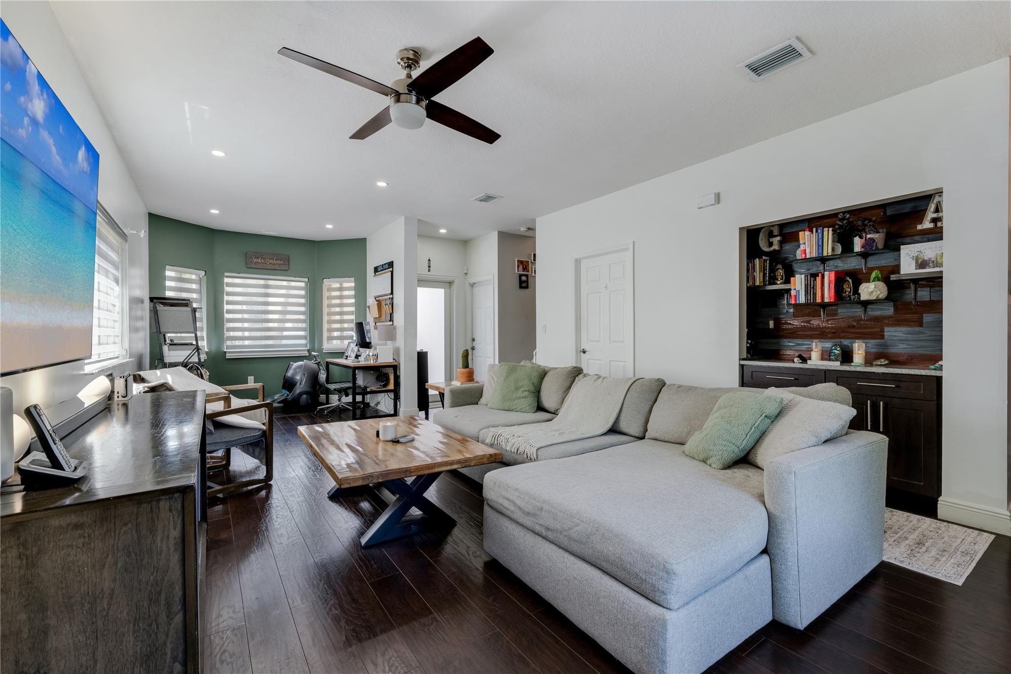 4112 NE 25th Ct, Homestead, FL, 33033/$450,000 4 4112 NE 25th Ct