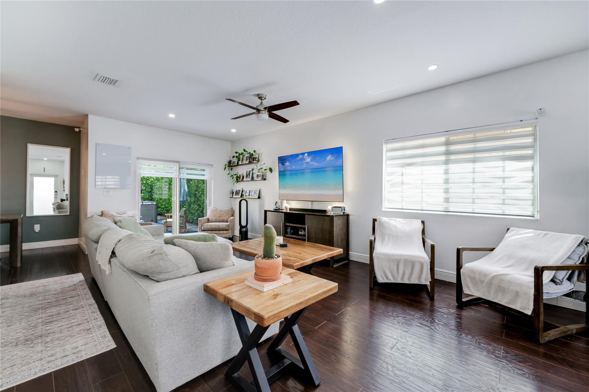 4112 NE 25th Ct, Homestead, FL, 33033/$450,000 2 4112 NE 25th Ct