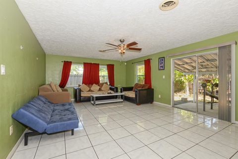 Single Family Residence in Fort Pierce FL 2809 Oleander Boulevard Blvd 12.jpg