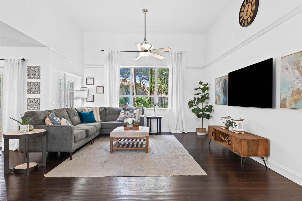 Photo of 1021 NW 108th Avenue, Plantation, FL 33322 (MLS # F10552282)