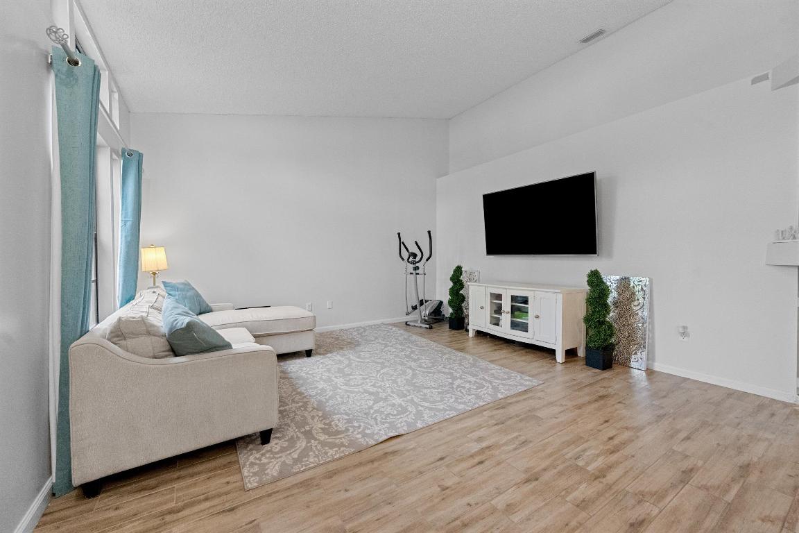 1486 Windship Circle