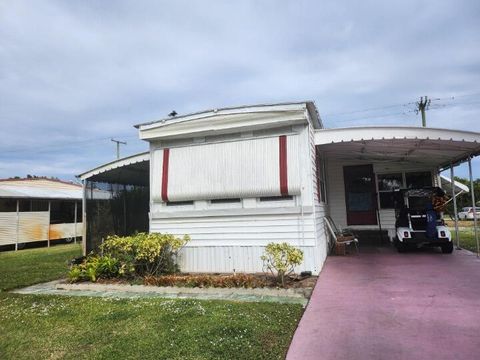 8165 SE Wren Avenue Hobe Sound FL 33455