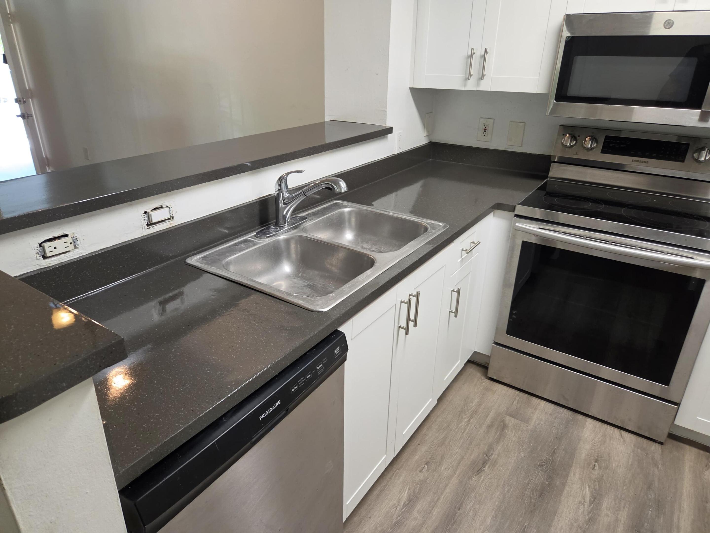 12112 St.andrews Place 212