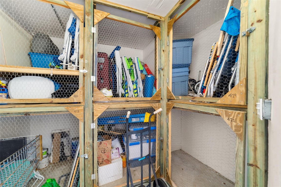 RIVER HOUSE TOWERS - Residential