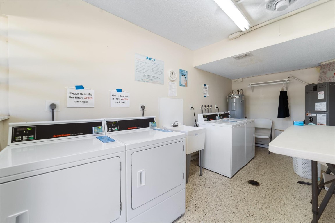 RIVER HOUSE TOWERS - Residential