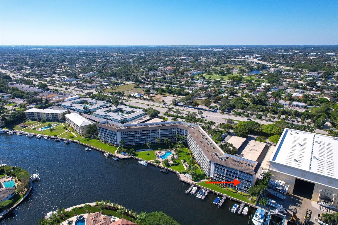 RIVER HOUSE TOWERS - Residential