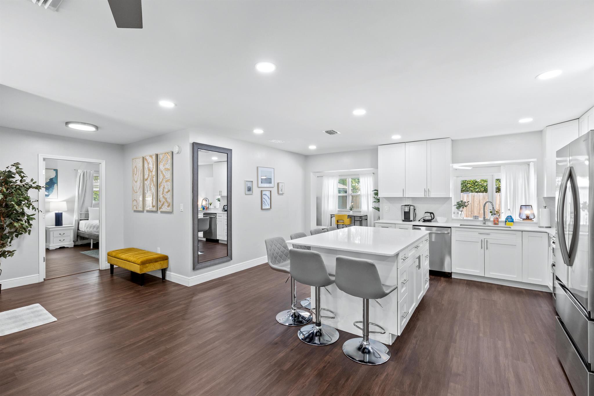 SANTAMARIA HARBOR - Residential Lease