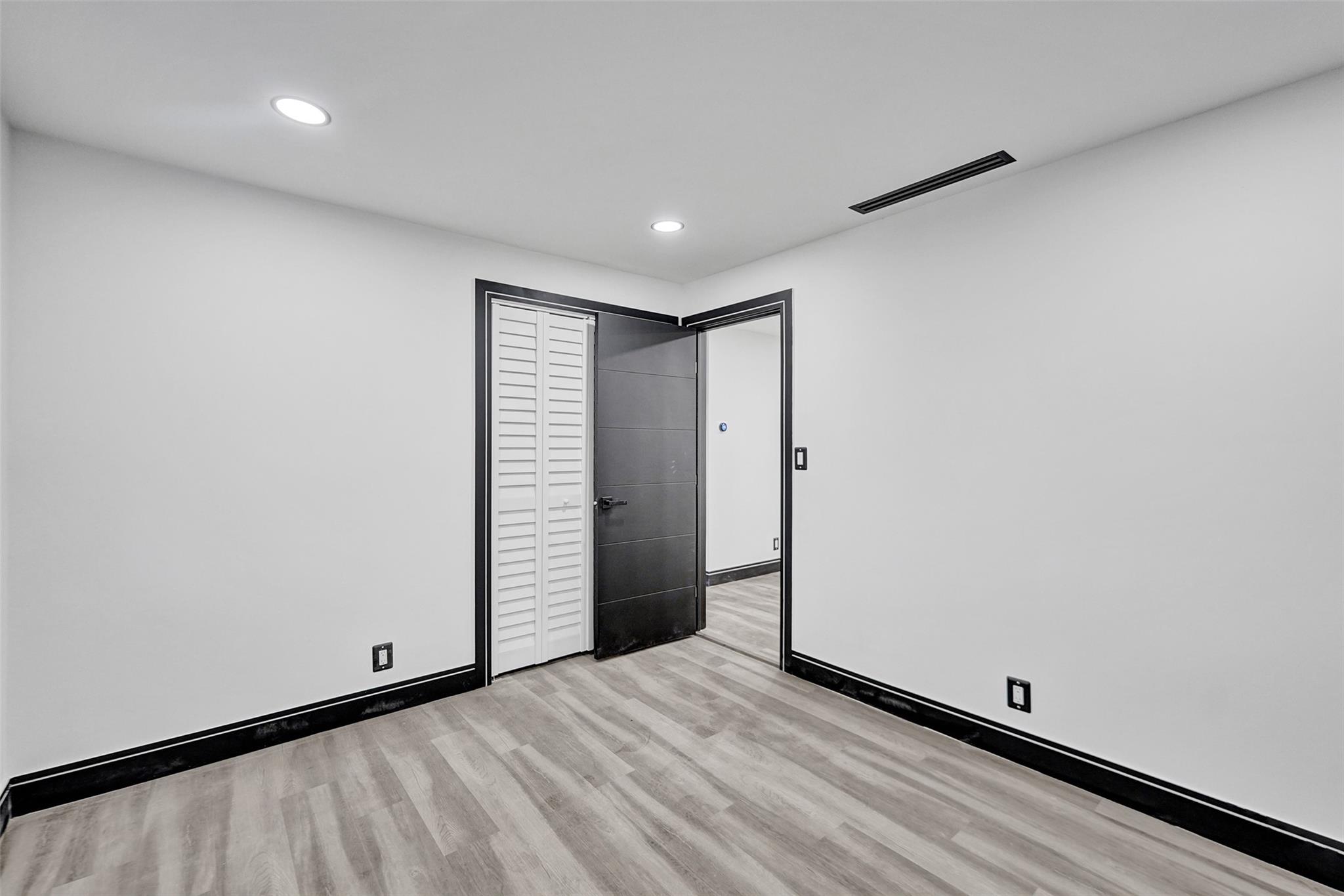 SUNSHINE VILLAS - Residential Lease