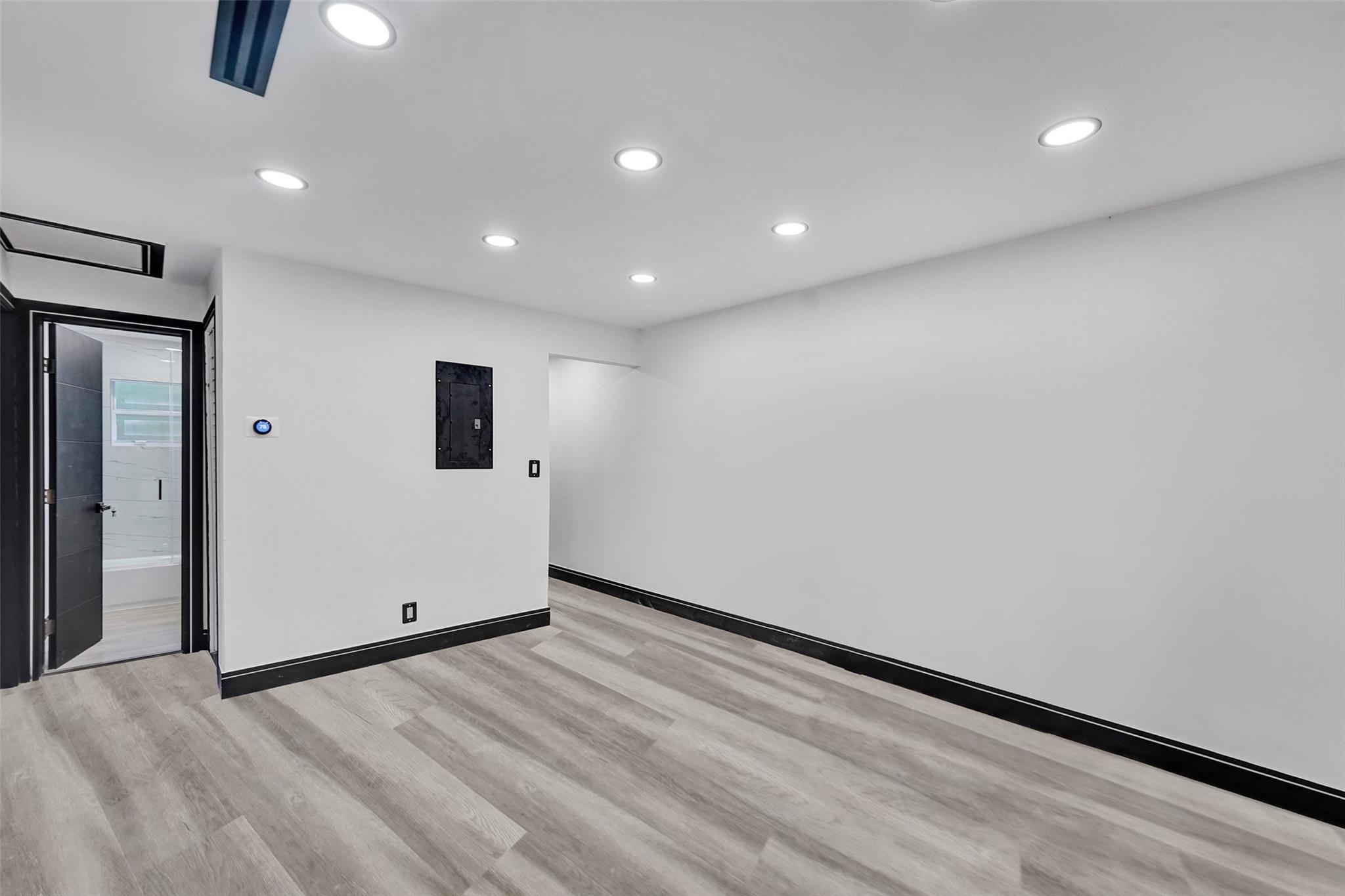 SUNSHINE VILLAS - Residential Lease