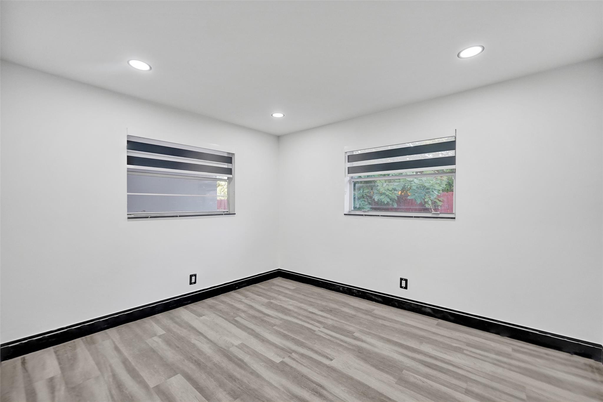 SUNSHINE VILLAS - Residential Lease