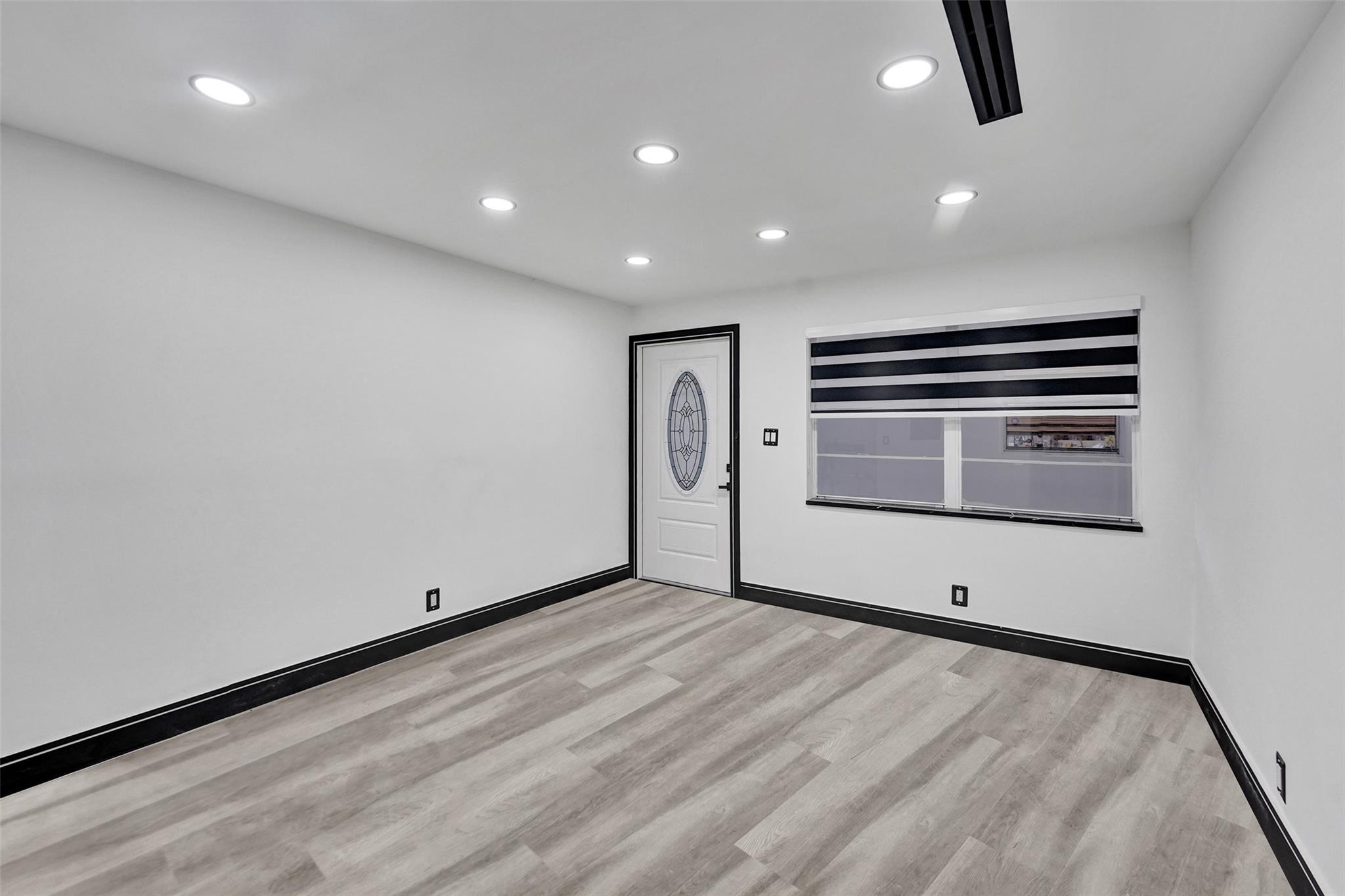 SUNSHINE VILLAS - Residential Lease