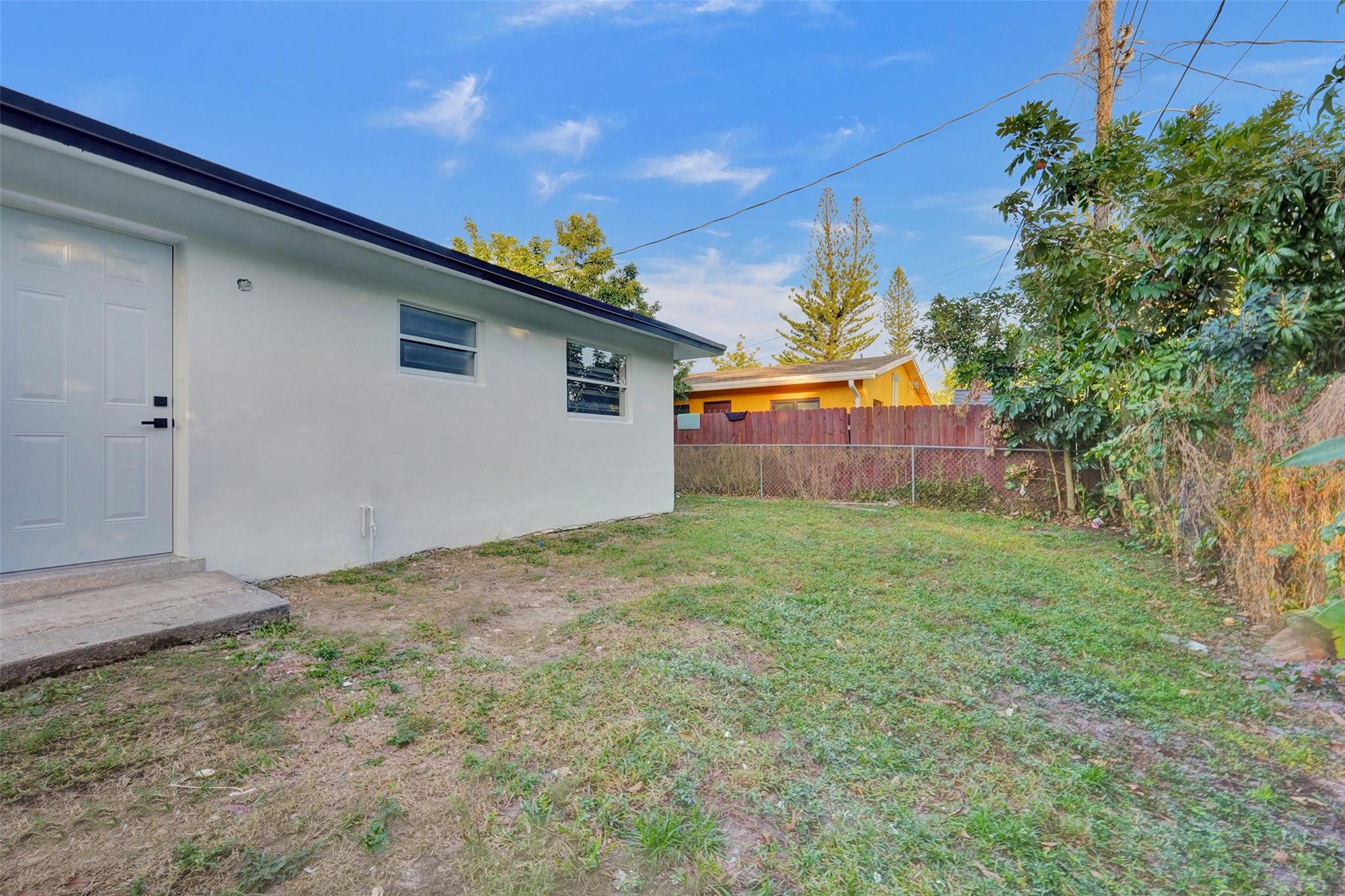 SUNSHINE VILLAS - Residential Lease