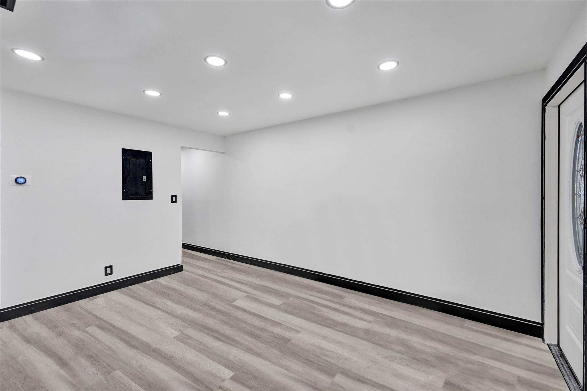 SUNSHINE VILLAS - Residential Lease