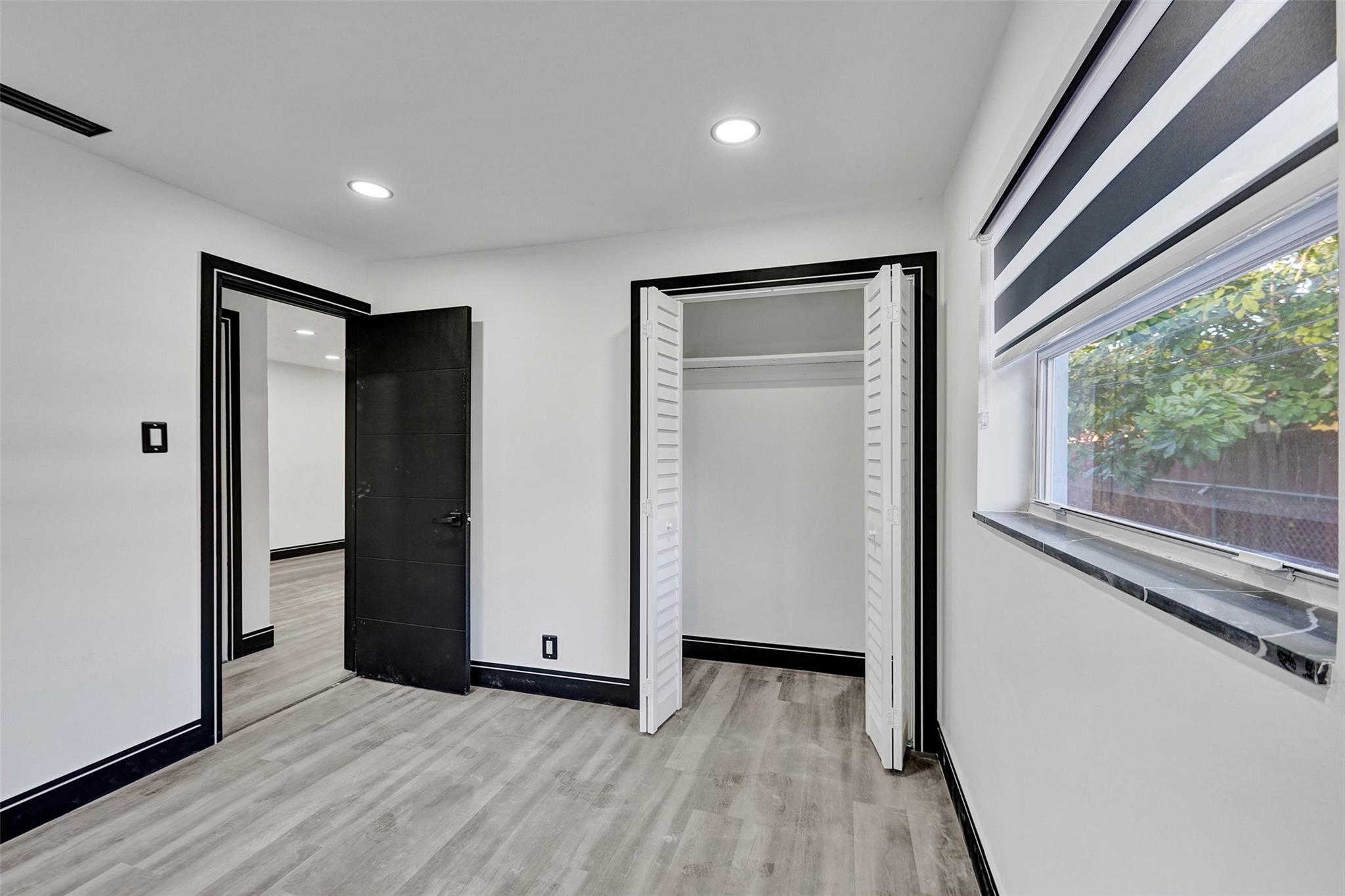 SUNSHINE VILLAS - Residential Lease