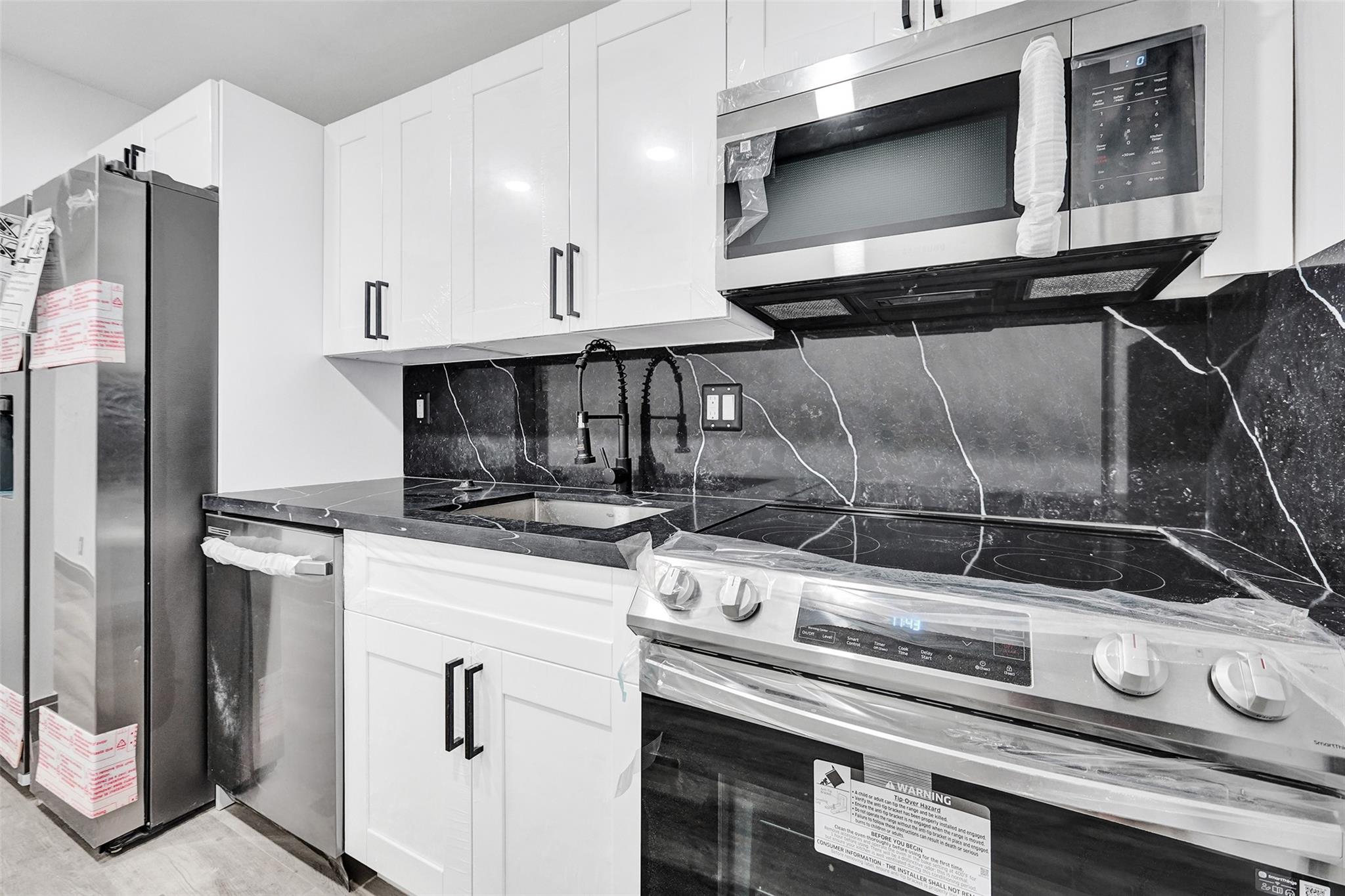 SUNSHINE VILLAS - Residential Lease