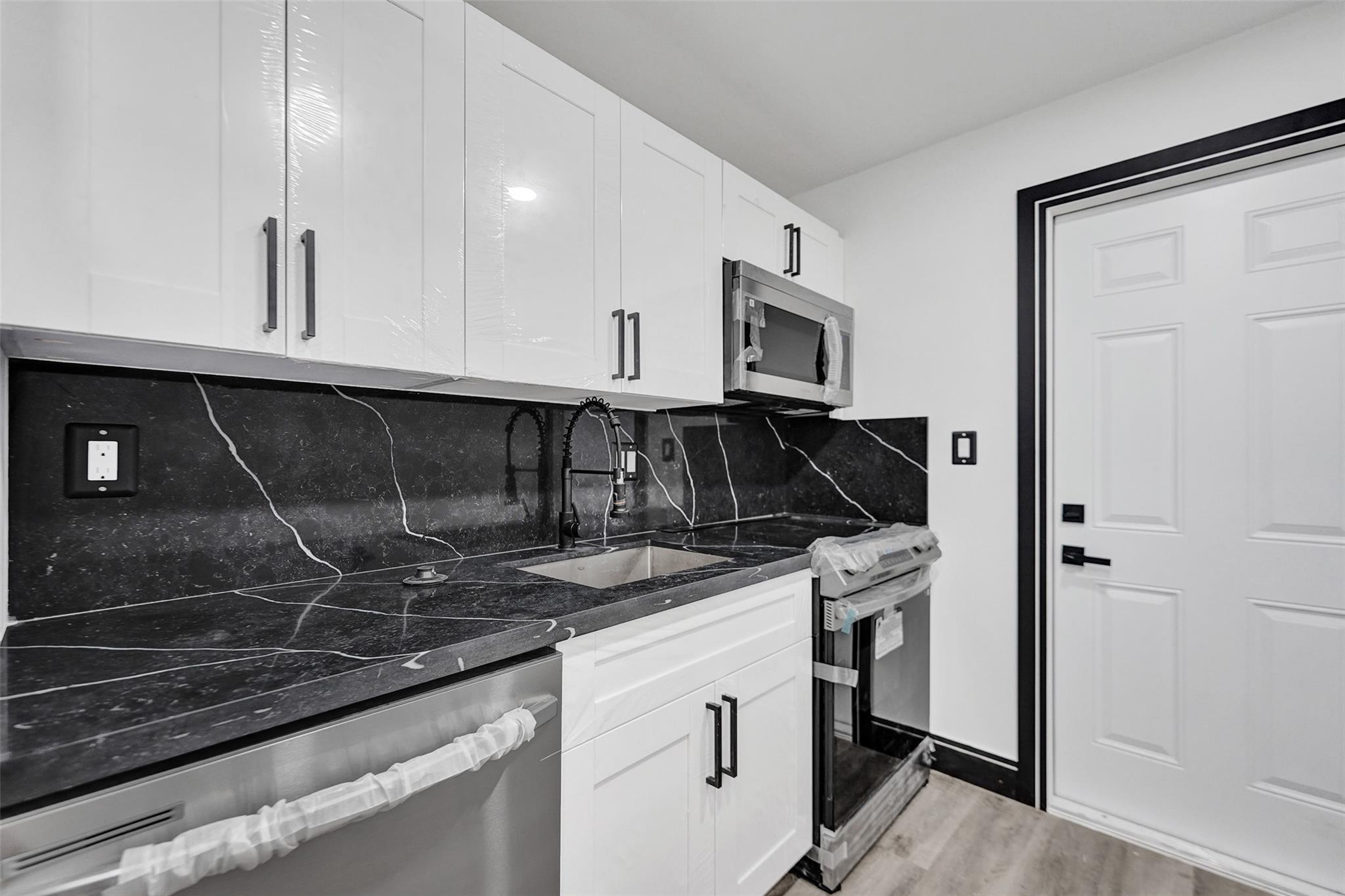 SUNSHINE VILLAS - Residential Lease