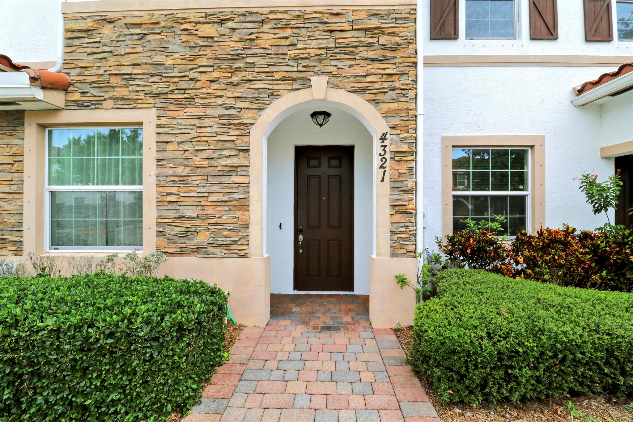 4321 Maybelle Lane