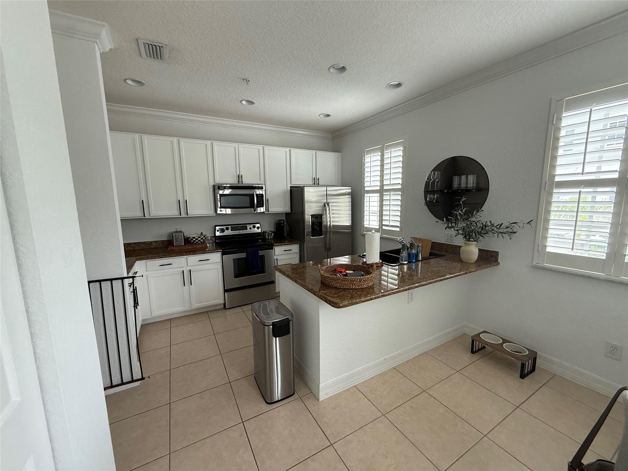 290 NE 5th Ave 19