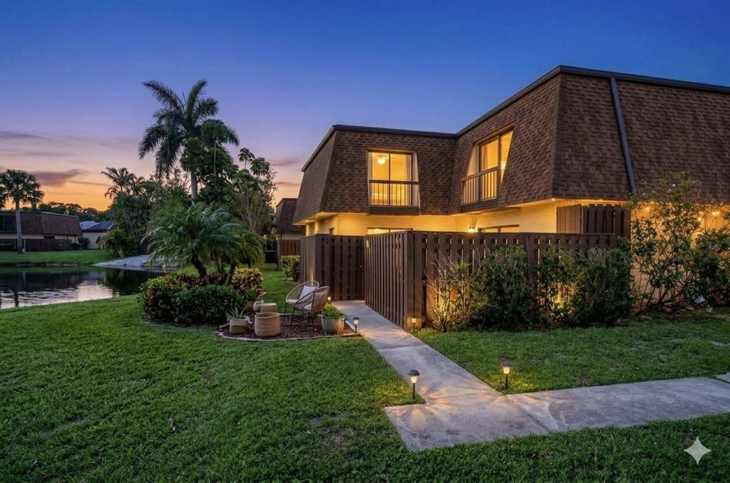 Photo of 110 N Delaware Boulevard #15d, Jupiter, FL 33458 (MLS # B26050644)