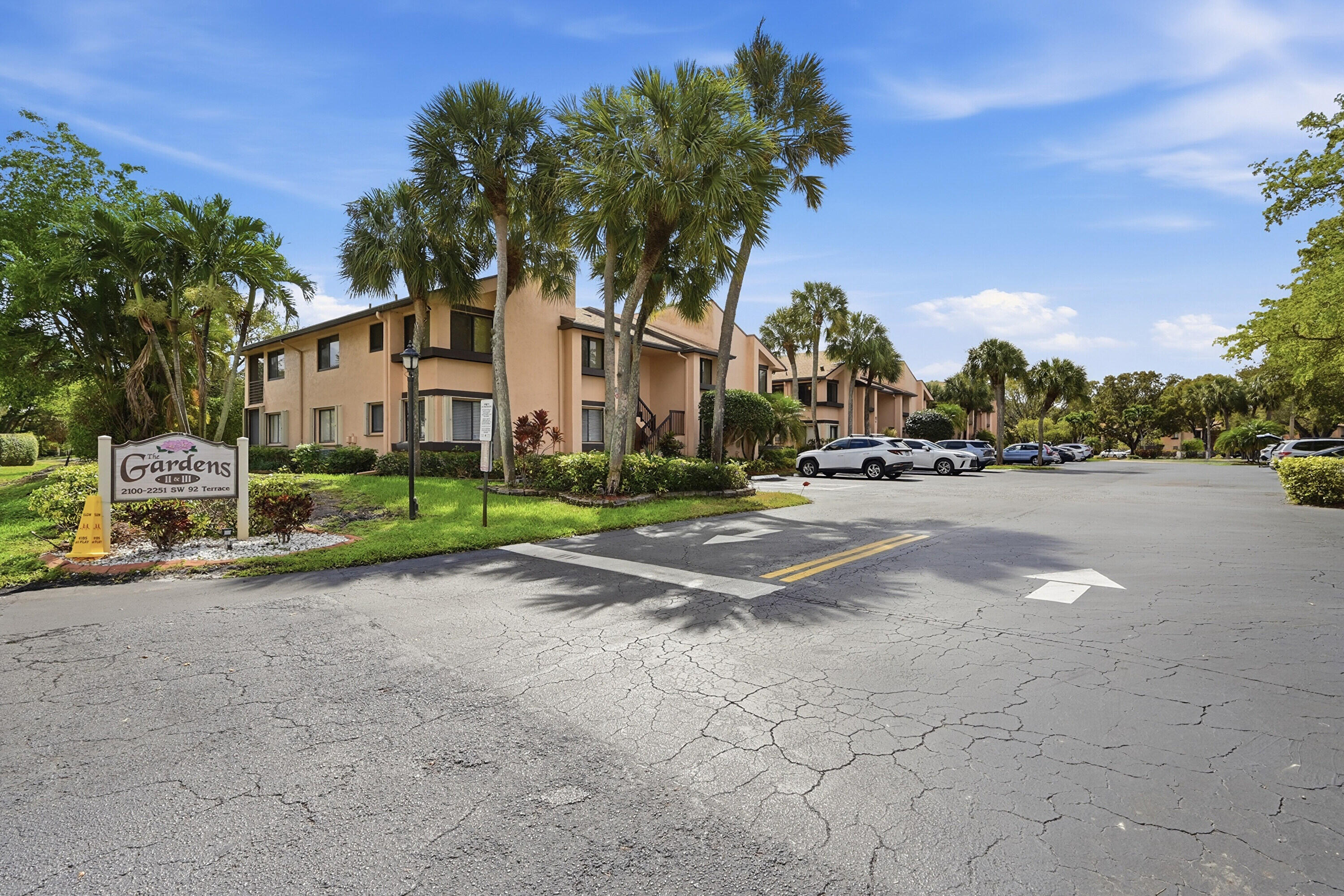 GARDENS 3 CONDO - Residential