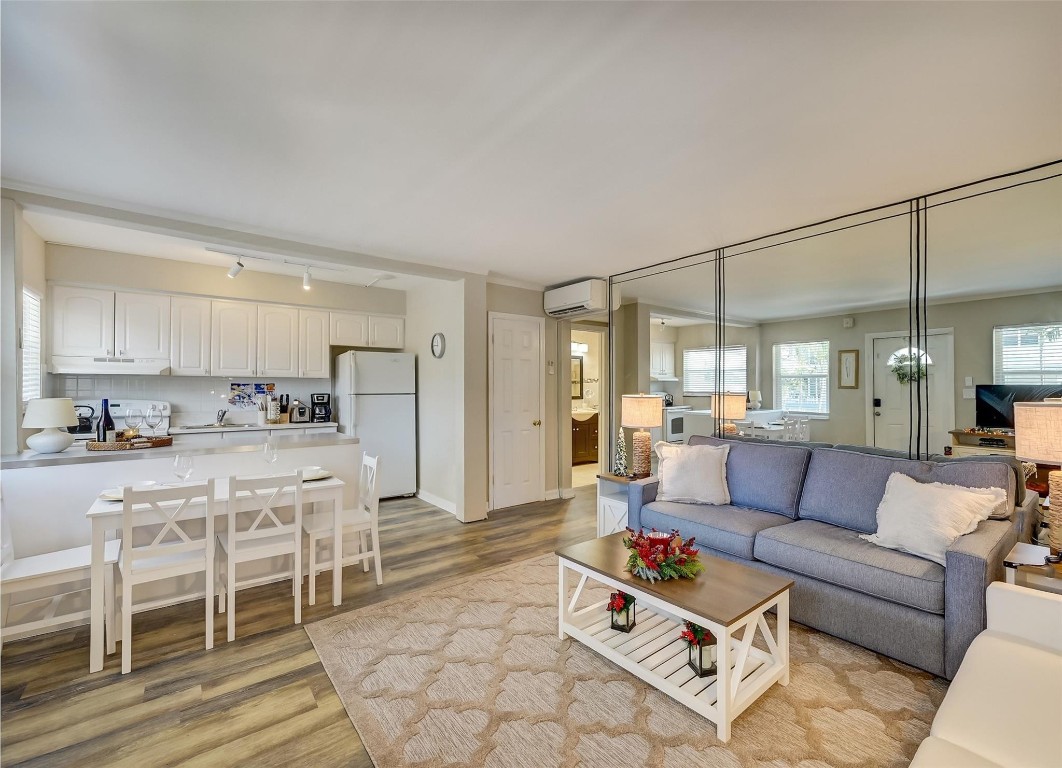 741 Bayshore Drive 32N