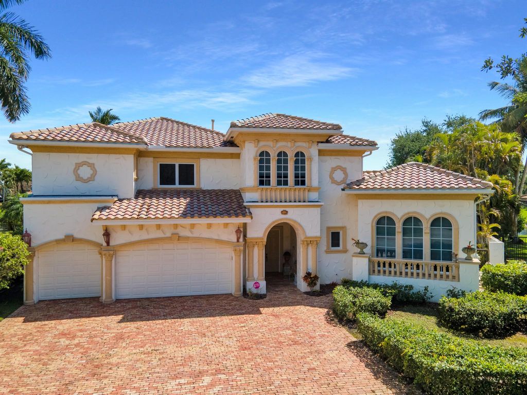 Photo of 16360 Via Fontana, Delray Beach, FL 33484 (MLS # R11087312)