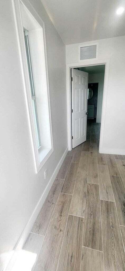 ENGLEWOOD MANOR - Residential Lease