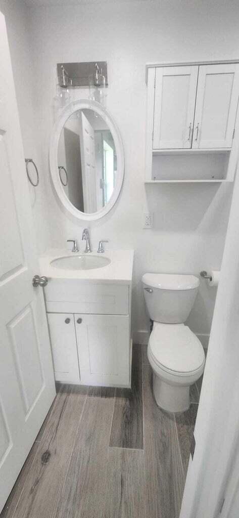 ENGLEWOOD MANOR - Residential Lease