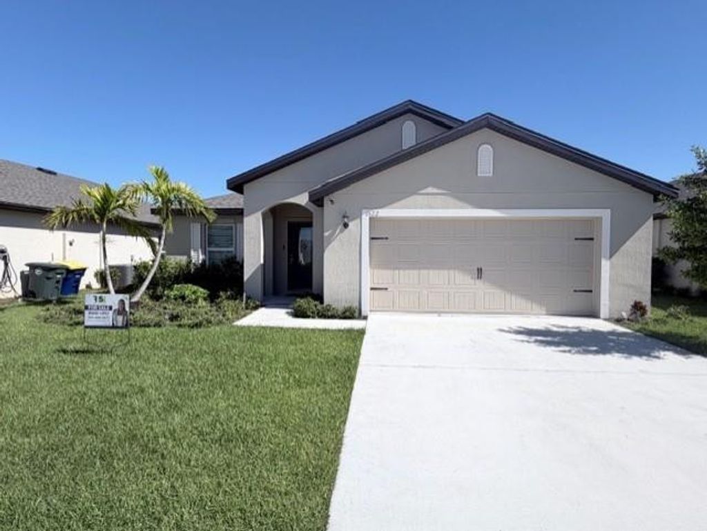 Photo of 1522 Merriment Way, Fort Pierce, FL 34947 (MLS # F10534406)
