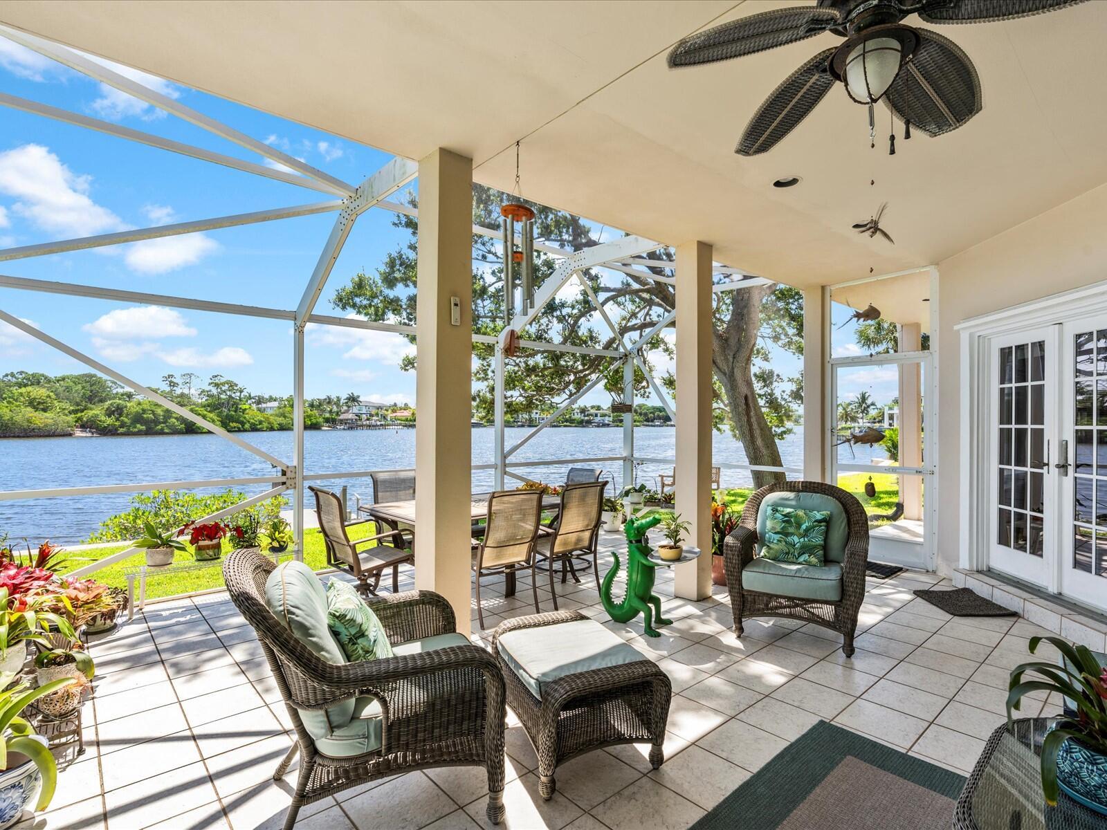 COUNTRY CLUB POINT - Residential