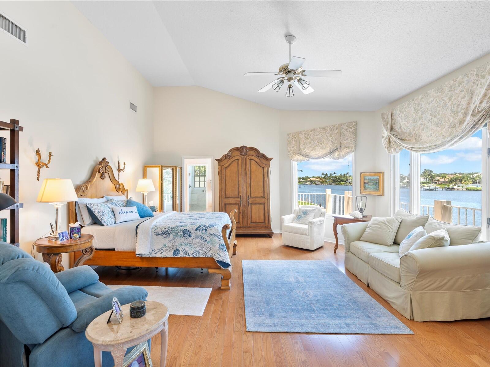 COUNTRY CLUB POINT - Residential