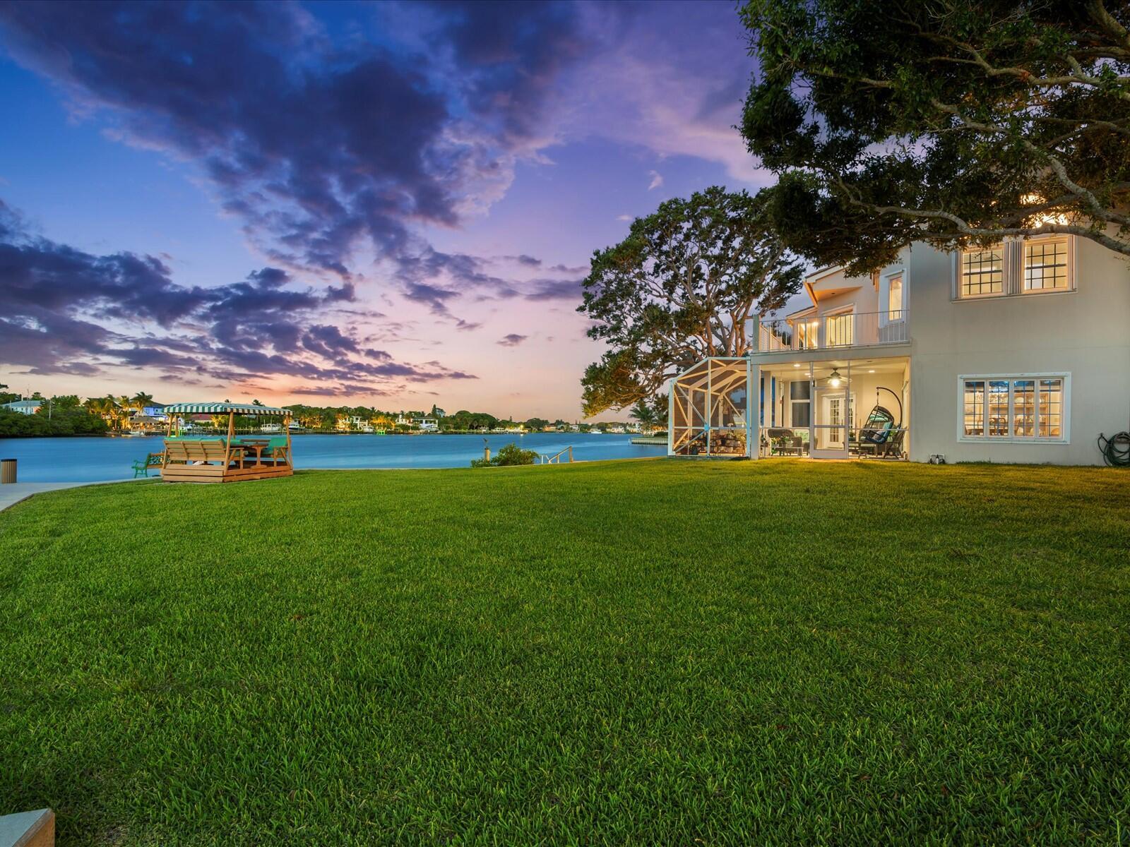 COUNTRY CLUB POINT - Residential