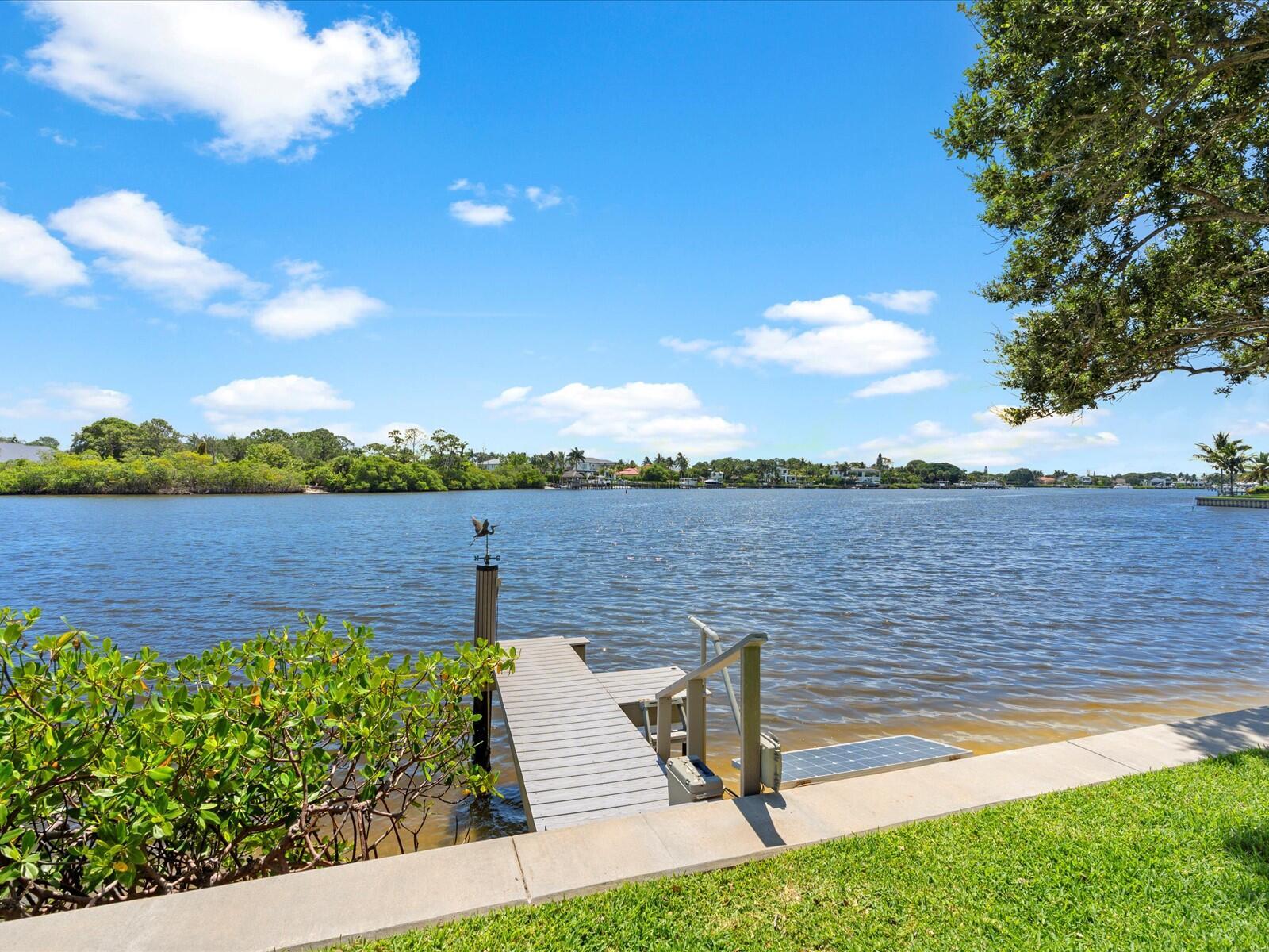 COUNTRY CLUB POINT - Residential