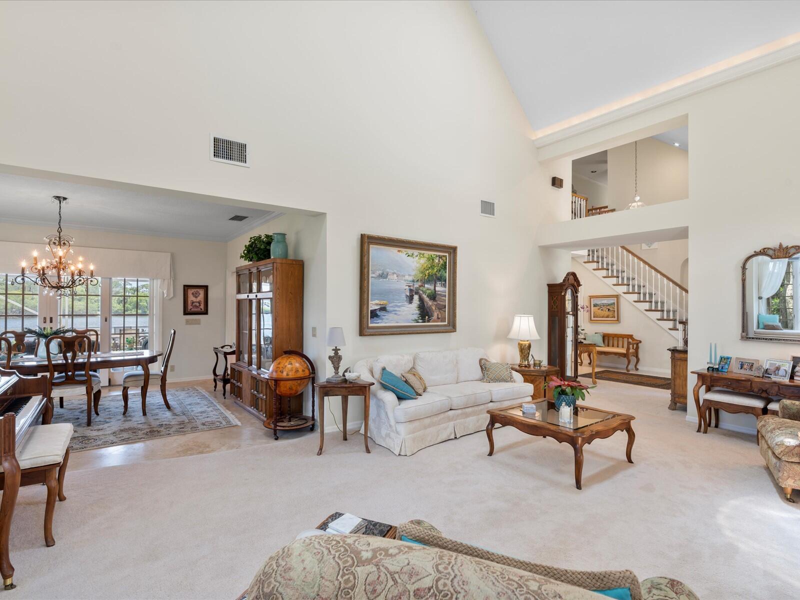 COUNTRY CLUB POINT - Residential