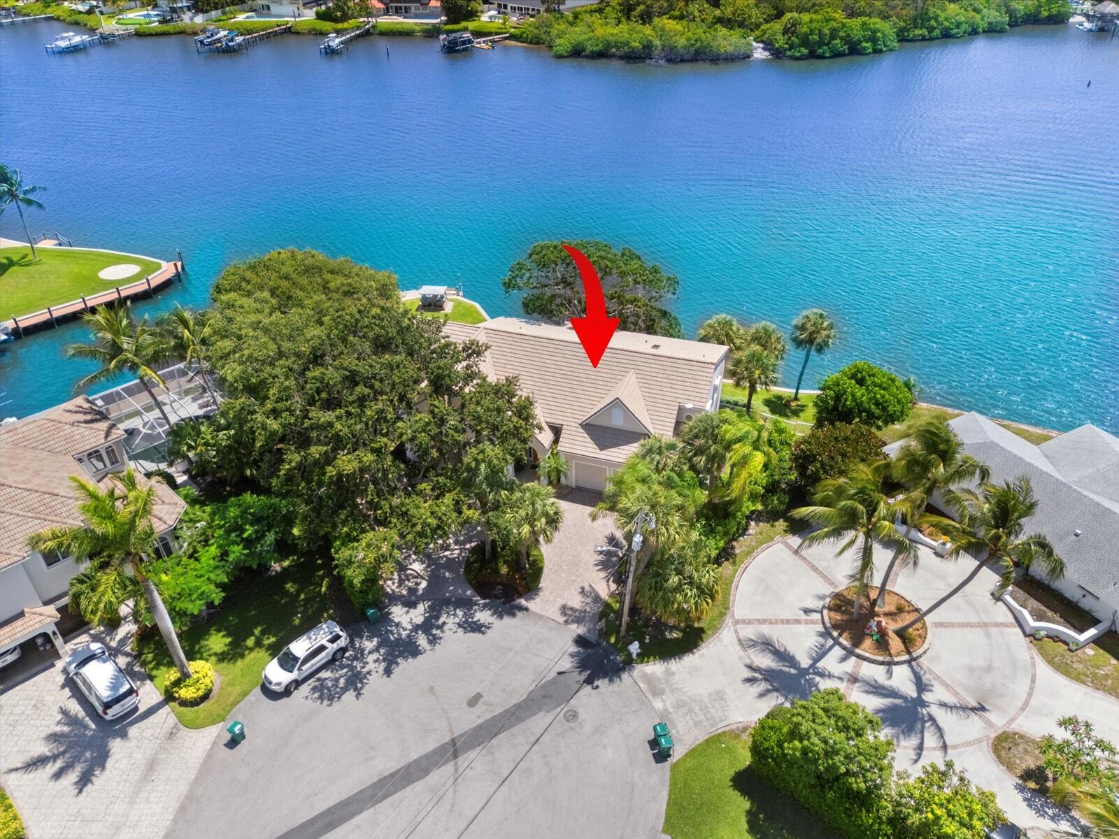 COUNTRY CLUB POINT - Residential