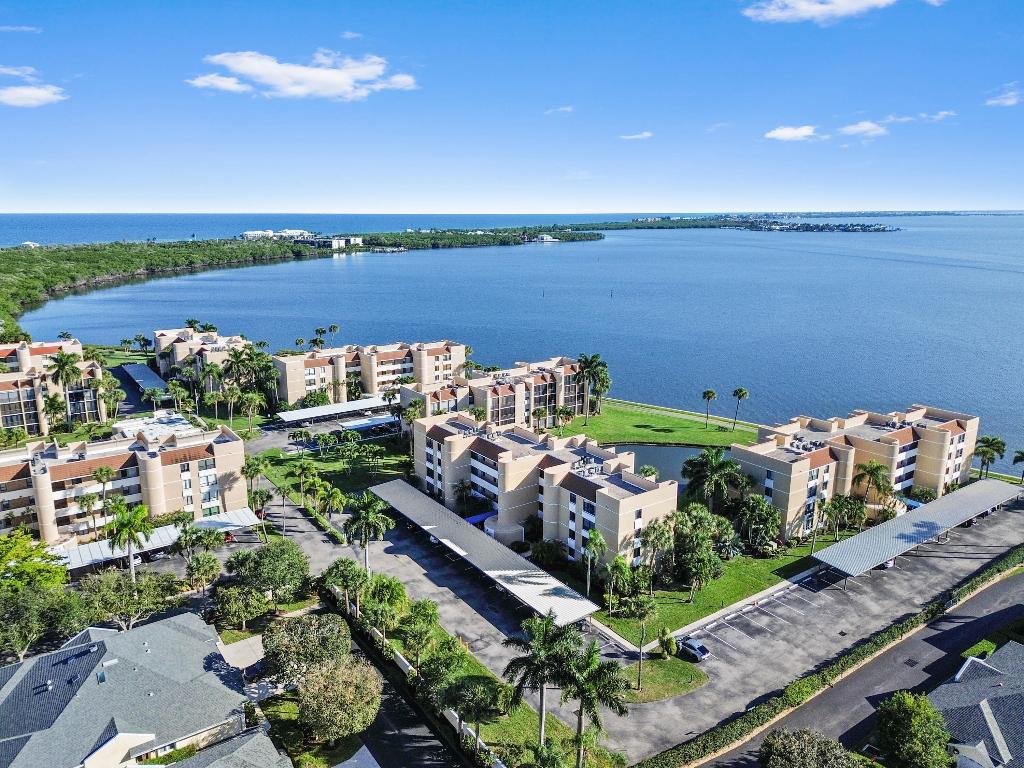 FAIRWINDS COVE - Residential