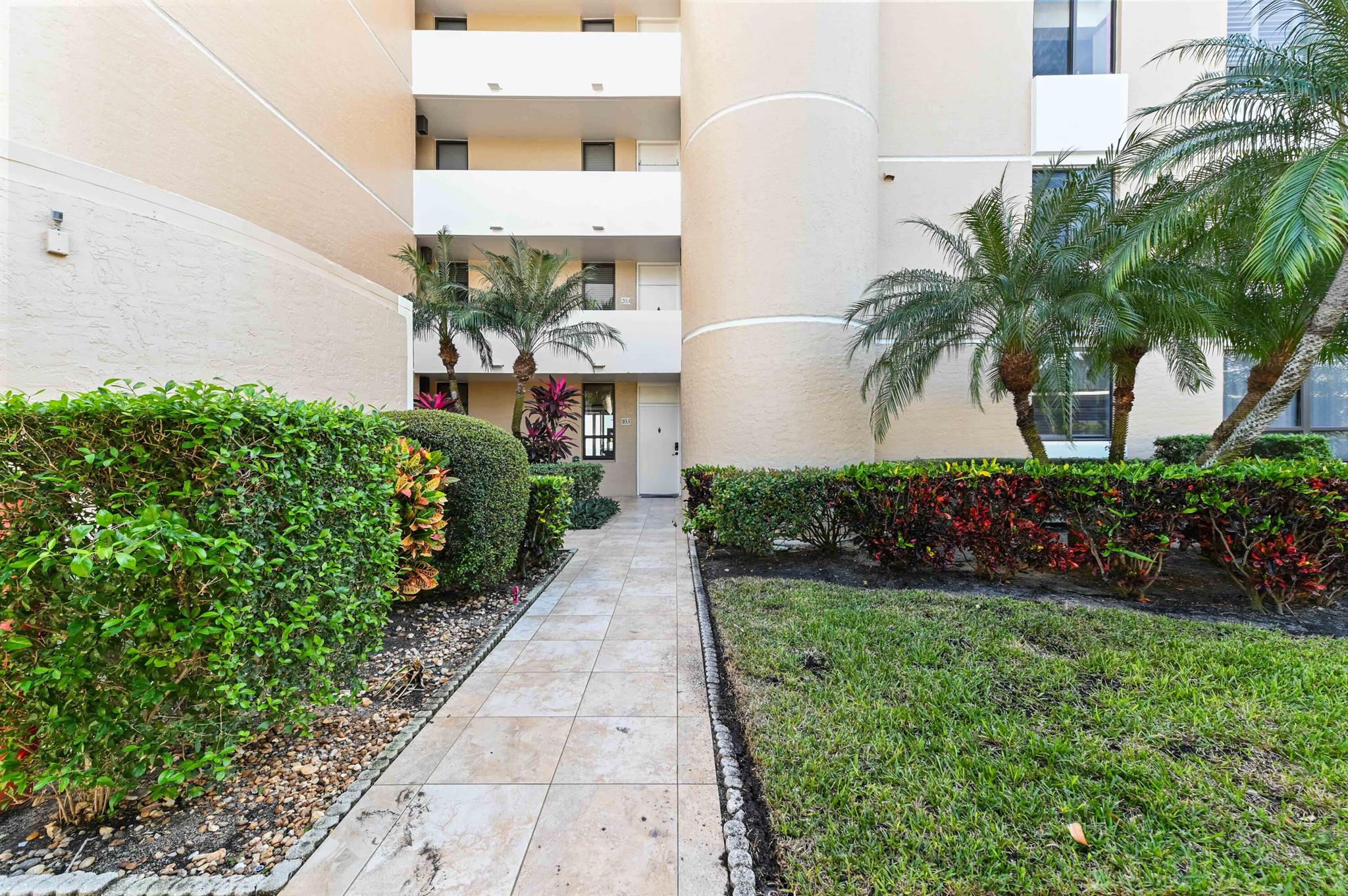 FAIRWINDS COVE - Residential