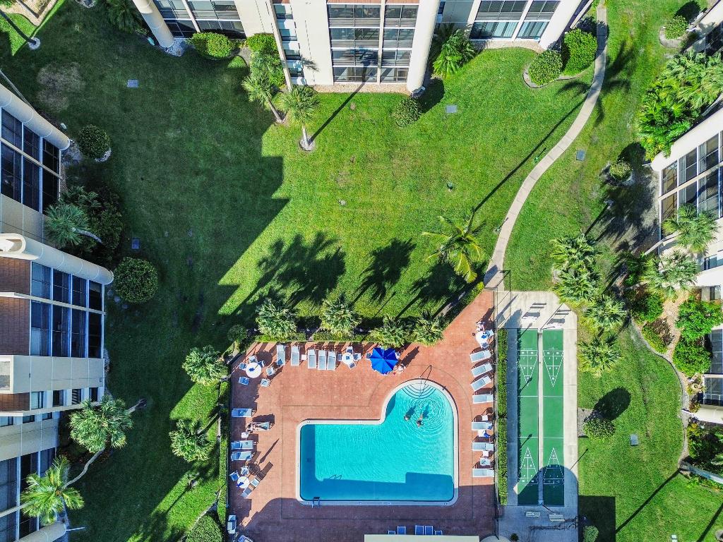 FAIRWINDS COVE - Residential