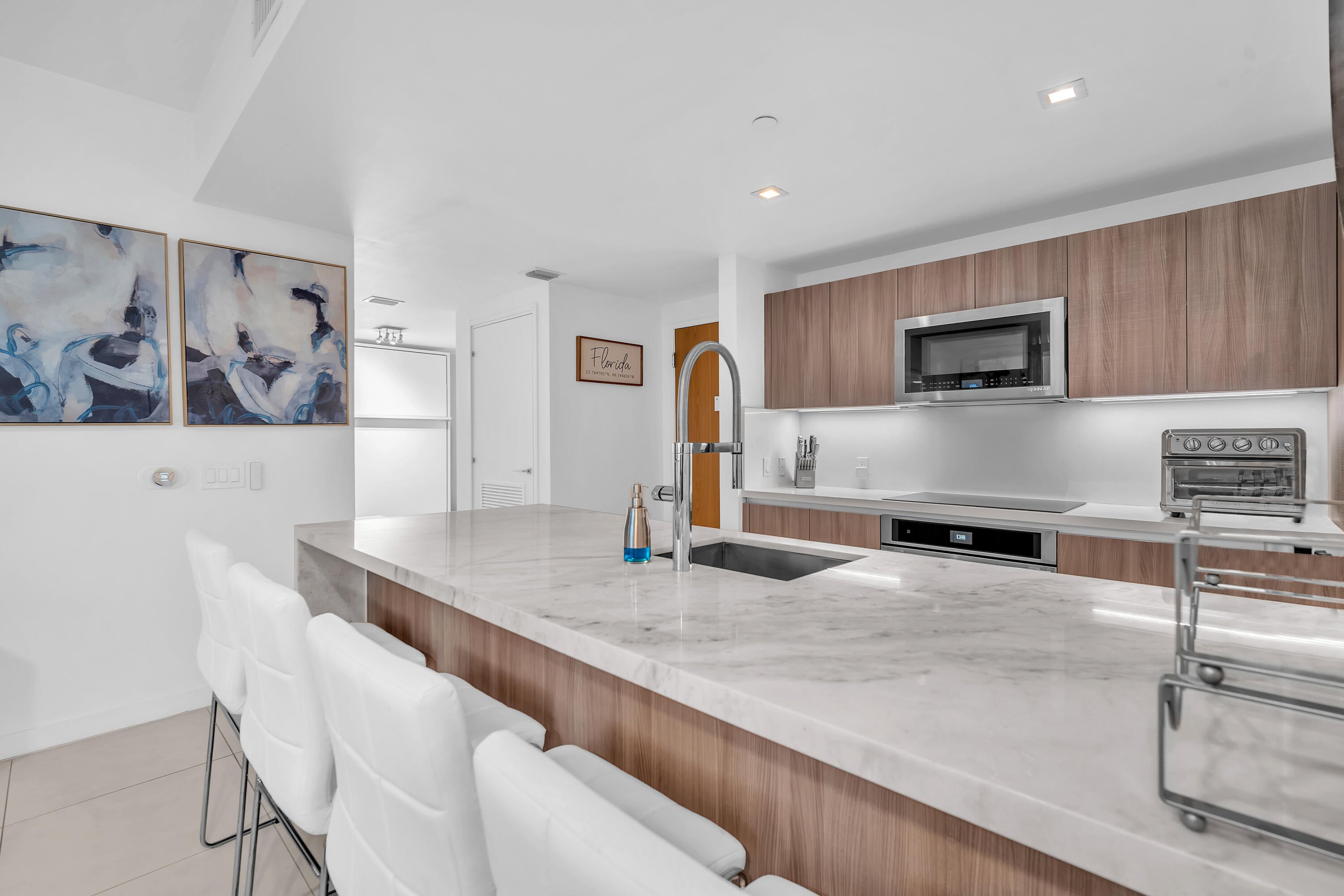 401 N BIRCH Road 512
