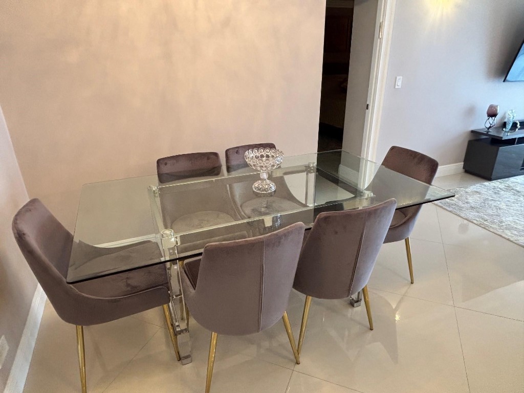 WINSTON TOWERS 500 - Residential