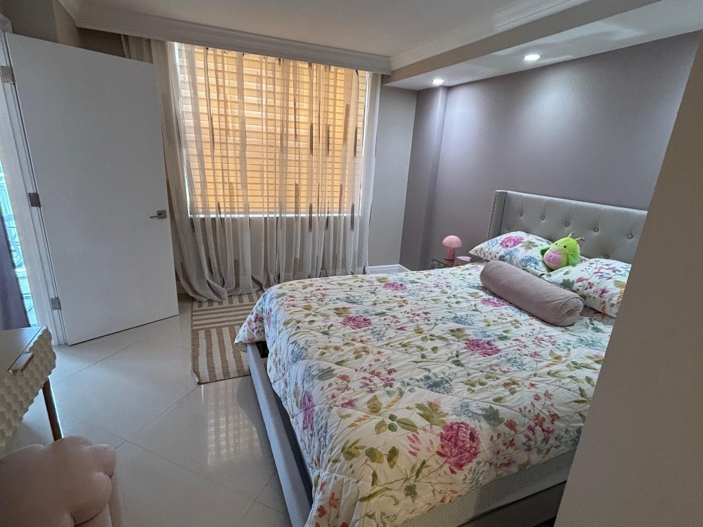 WINSTON TOWERS 500 - Residential