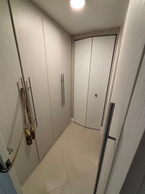 WINSTON TOWERS 500 - Residential