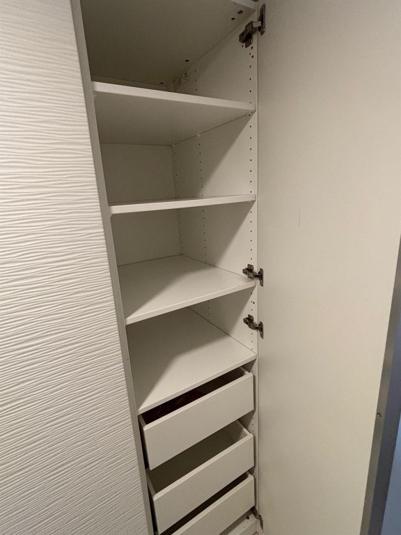 WINSTON TOWERS 500 - Residential