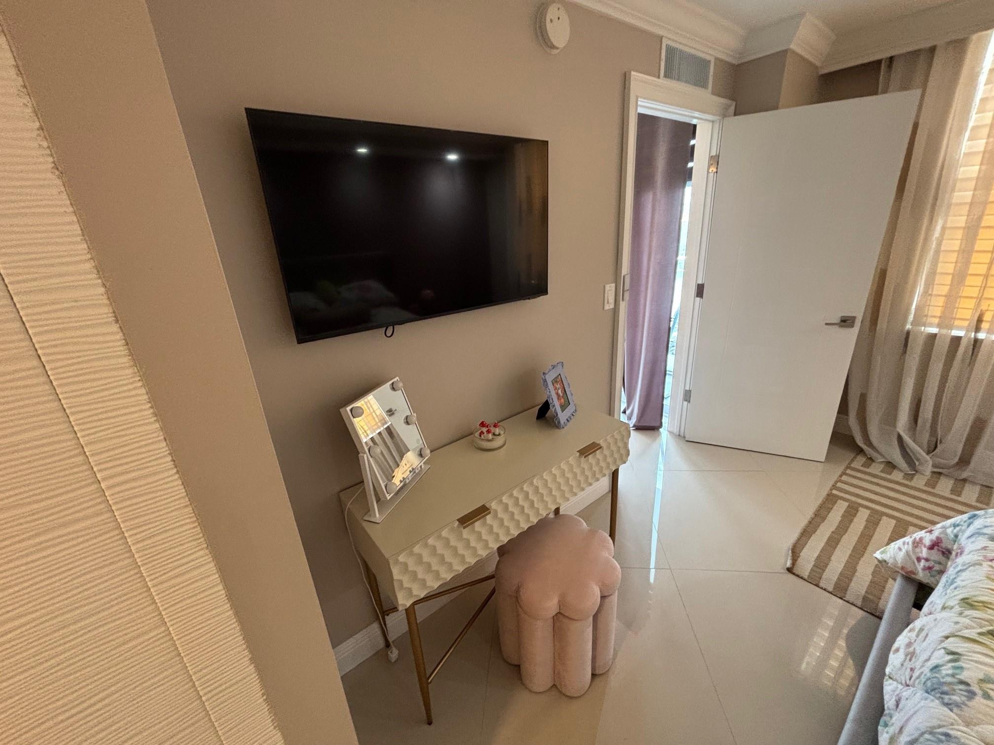 WINSTON TOWERS 500 - Residential