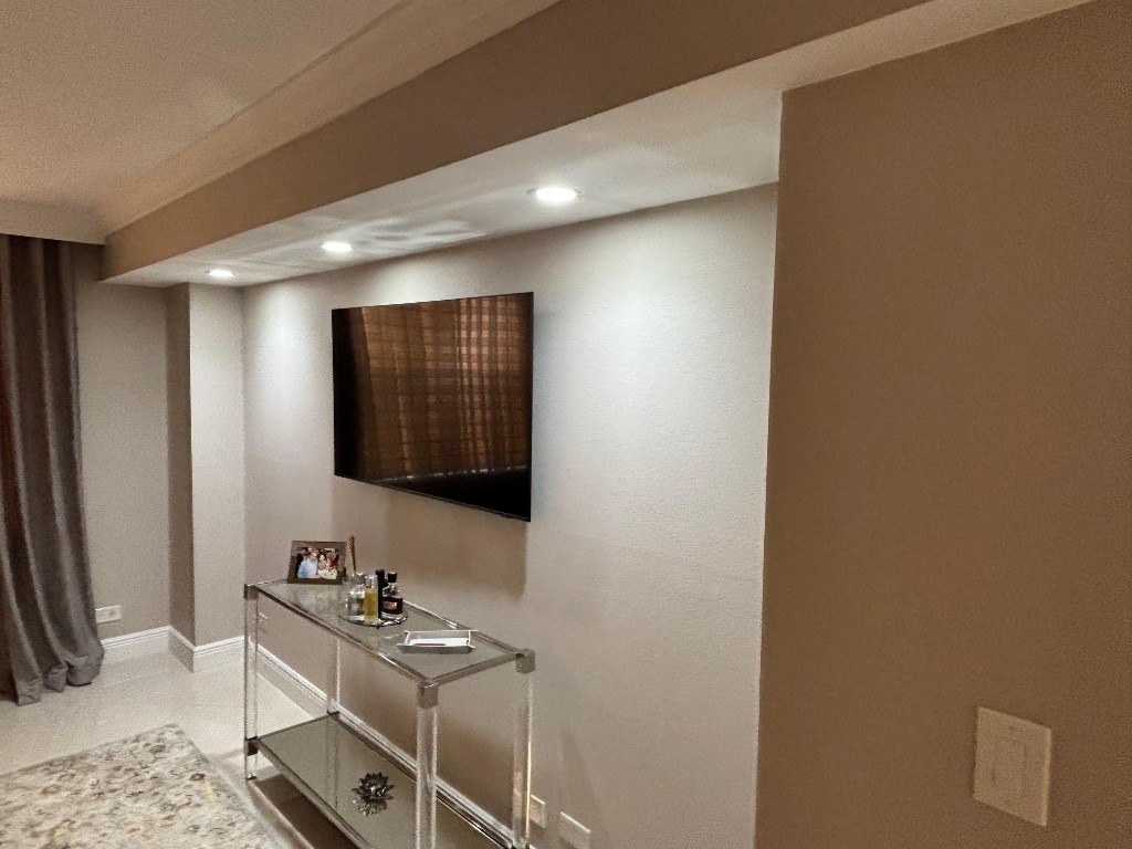 WINSTON TOWERS 500 - Residential