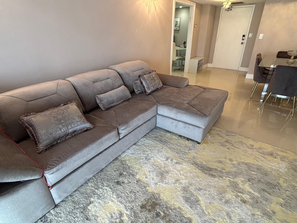 WINSTON TOWERS 500 - Residential