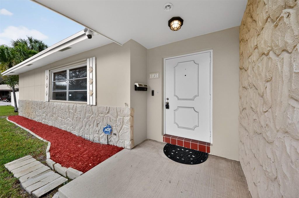 Photo of 1101 SW 68th Avenue, Plantation, FL 33317 (MLS # F10555797)