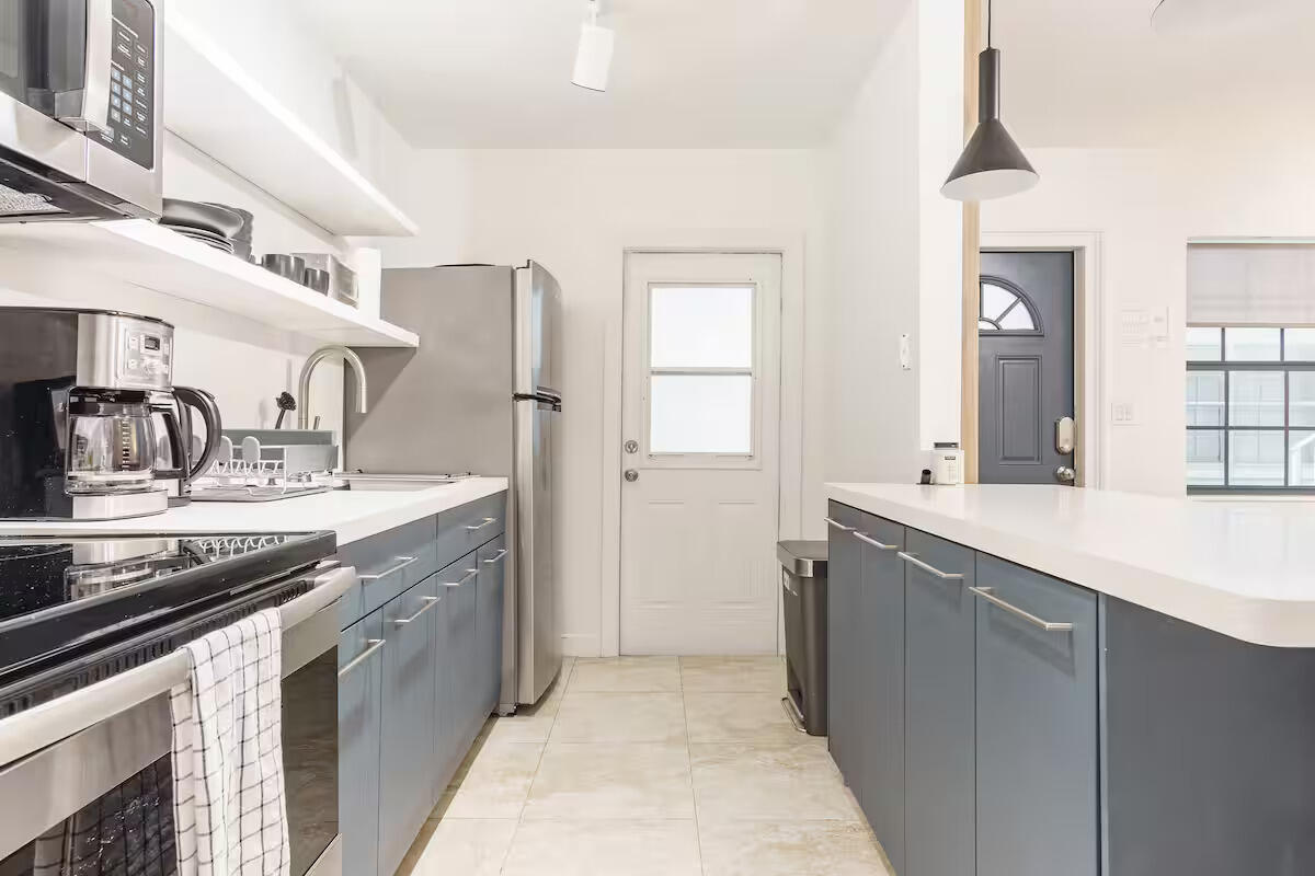 2404 NE Ne 33rd Ave Avenue 4