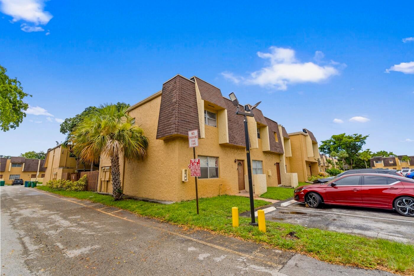 5655 BLUEBERRY Court 1, Lauderhill FL 33313