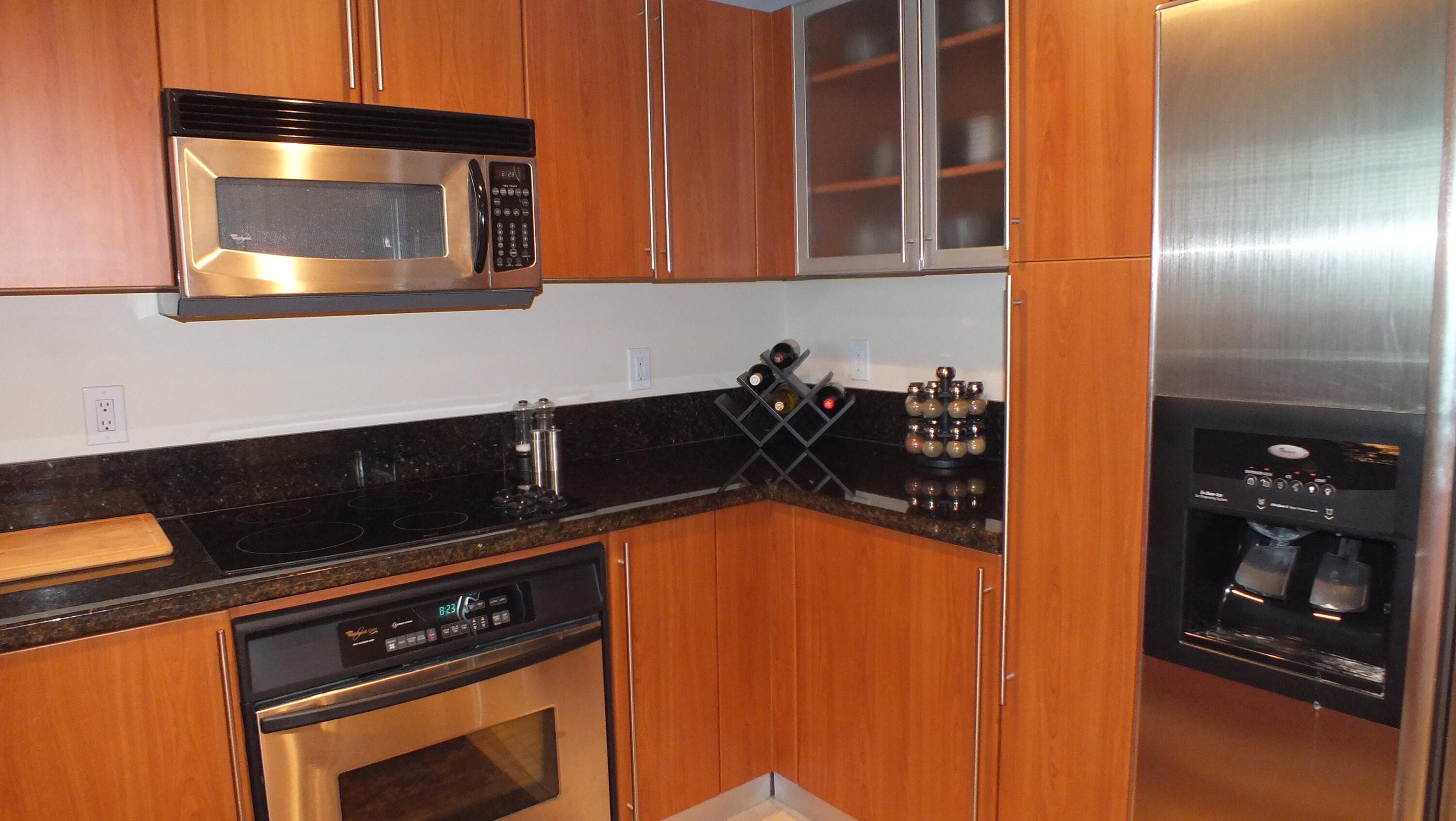 610 Clematis Street 728